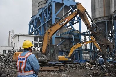 30萬噸/年PTA老裝置拆除 建筑工程機械的工業轉型見證